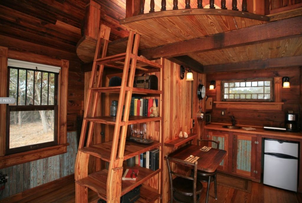 Victorian Tiny Texas Houses: Interior