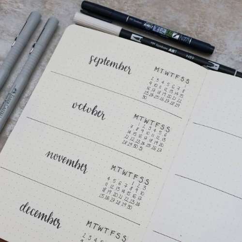 minimalist calendar bullet journal