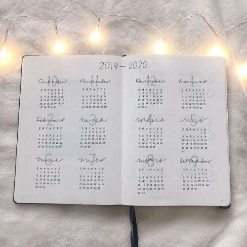 yearly super simple calendar design