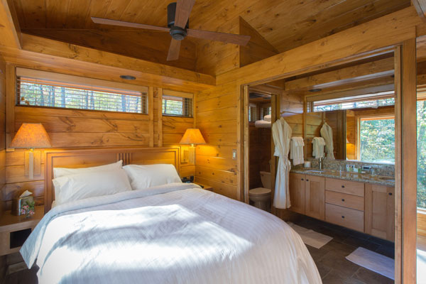 esacpe cabin bedroom