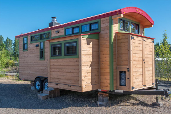 tiny house with slide out
