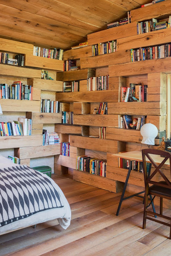 tiny house book shelves