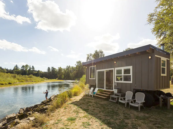 tiny house on river in oregon for rent