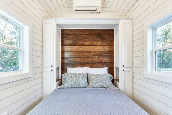 murphy bed in tiny house