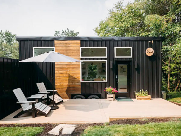 modern tiny house rental millersburg ohio