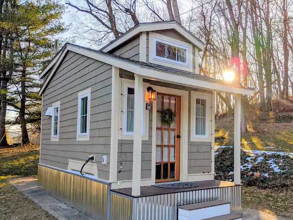tiny hosue rental in pittsford vermont
