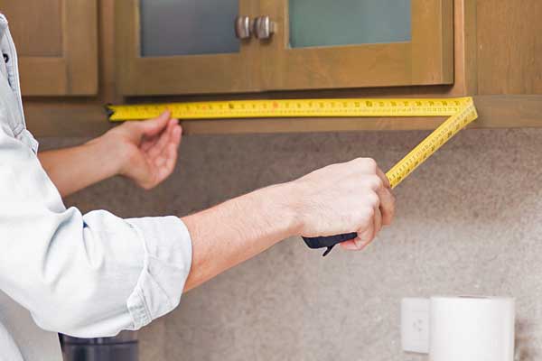 measure kitchen cabinets
