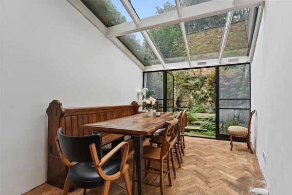 west london narrow house dining room