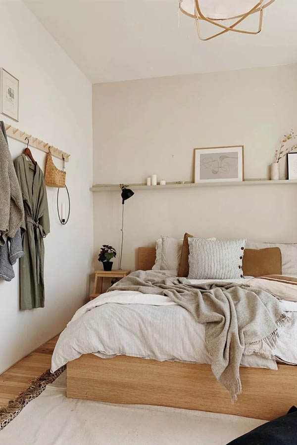 Simple Minimalist Bedroom Dorm