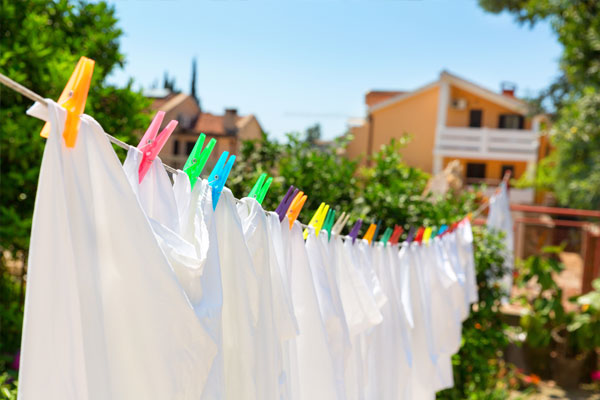 hanging laundry on line to save money