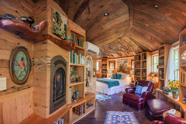 tree house living space