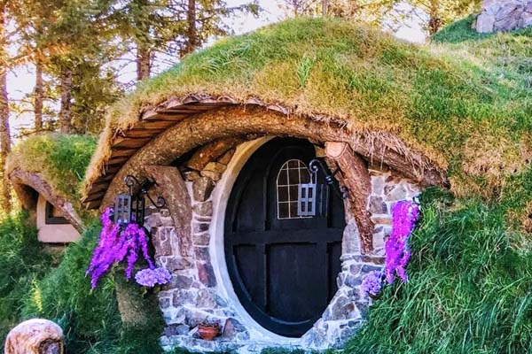 hobbit home door
