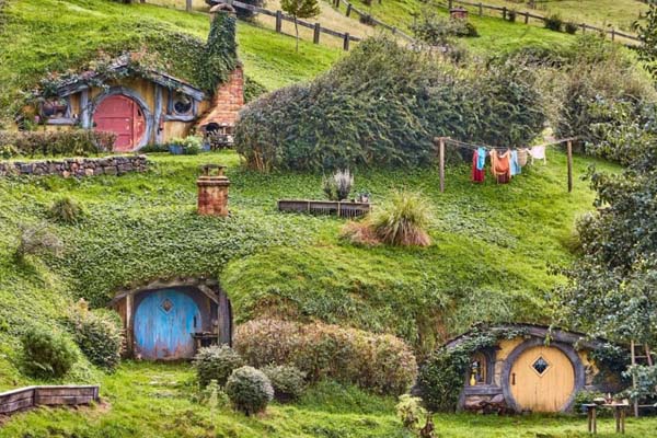 hobbit house community