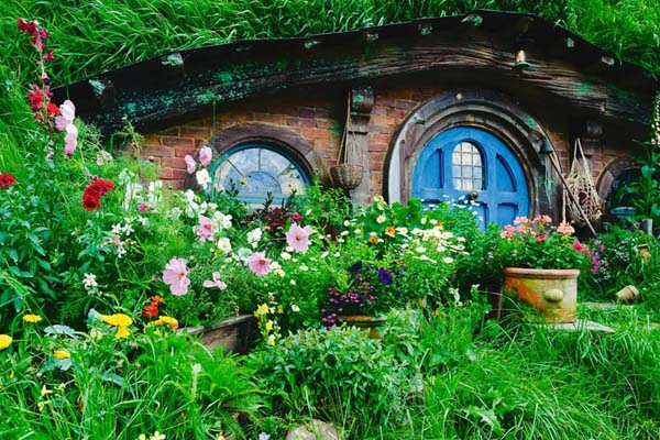 hobbit house exterior gardens