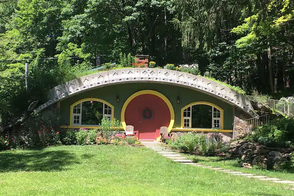 hobbit house rental new york