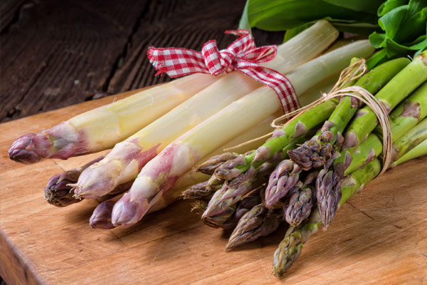different varieties of asparagus